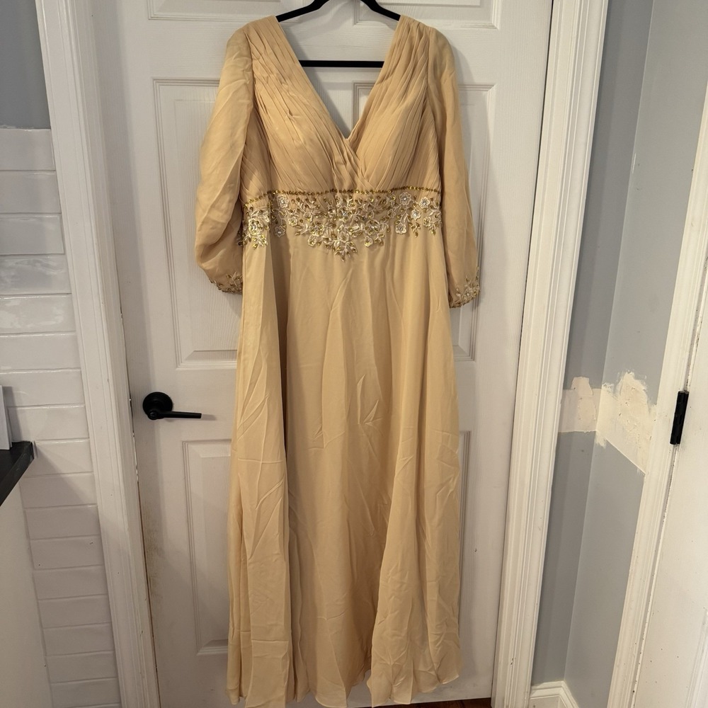 JJ's House Empire V-Neck‎ Full Length Mother of the Bride Dress Sz 18 Champagne